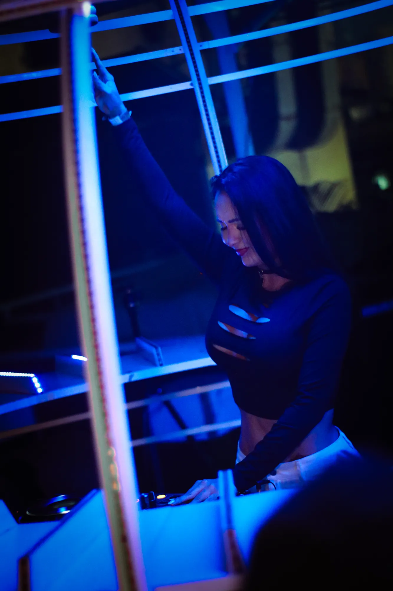 ALZURU pinchando en directo en club (3)